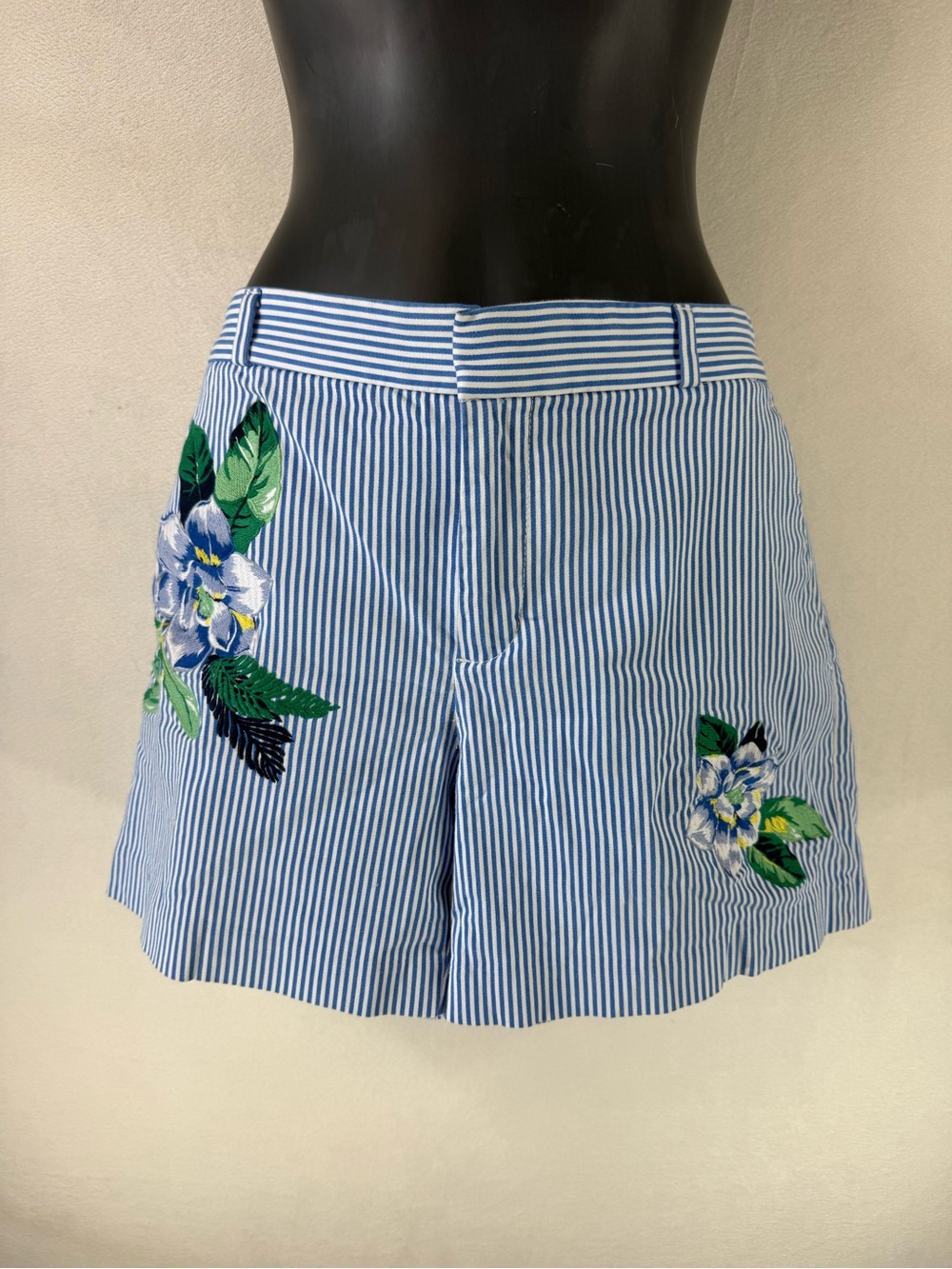 Banana Republic Blue and White Striped Floral Embroidered Bermudas size 6